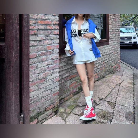 CONVERSE ALL STAR RED CHUCK TAYLOR SNEAKERS CLASSIC HIGH TOP WOMEN'S‎ SZ 6 - Picture 2 of 9